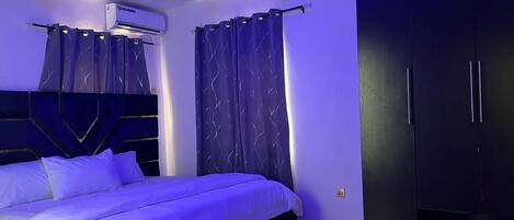 Apartment | 2 bedrooms, iron/ironing board, free WiFi, bed sheets