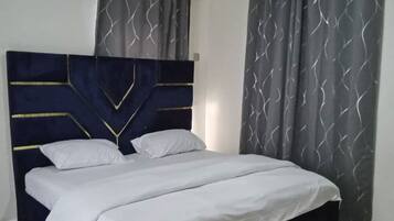 Huoneisto | 2 makuuhuonetta, silitysrauta/-lauta, ilmainen Wi-Fi, vuodevaatteet