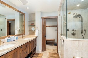 Hair dryer, towels - Lulu City 6-I 3 Bedroom Condo (Telluride)