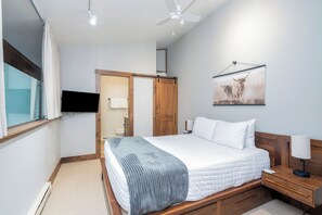 3 bedrooms, iron/ironing board, WiFi, bed sheets - Lulu City 6-I 3 Bedroom Condo (Telluride)