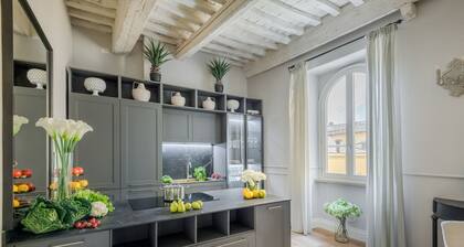 Luxurious Modern Apartment in the Heart of Historic Lucca