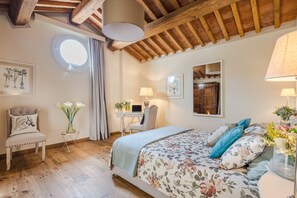 2 bedrooms, iron/ironing board, free WiFi, bed sheets - Charming City-Centre Farmhouse with Private Pool in Lucca (Lucca)