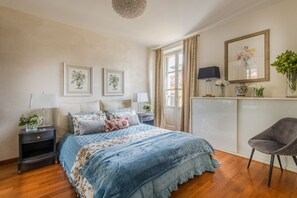 3 bedrooms, iron/ironing board, free WiFi, bed sheets - Elegant Modern Apartment with Terrace in Historic Lucca (Lucca)