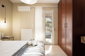 3 bedrooms, iron/ironing board, free WiFi, bed sheets - 3 Bed Villa - Sleeps 6 - Pool - Terrace - Parking (Mylopotamos)