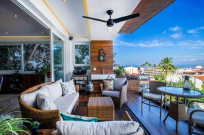 Terrace/patio - Steps from the beach. D’residences romantic zone (Puerto Vallarta)