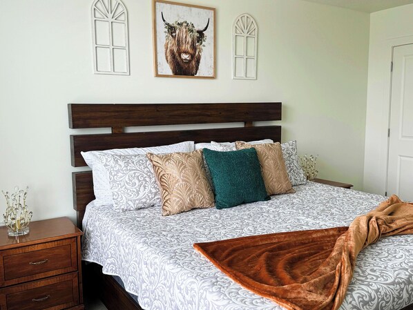 2 chambres, coffres-forts dans les chambres, fer et planche à repasser