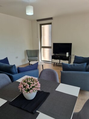 Apartment | Living area - Stunning 2-bed Apartment in London (London)