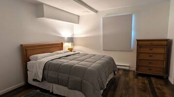 1 bedroom, iron/ironing board, travel crib, WiFi