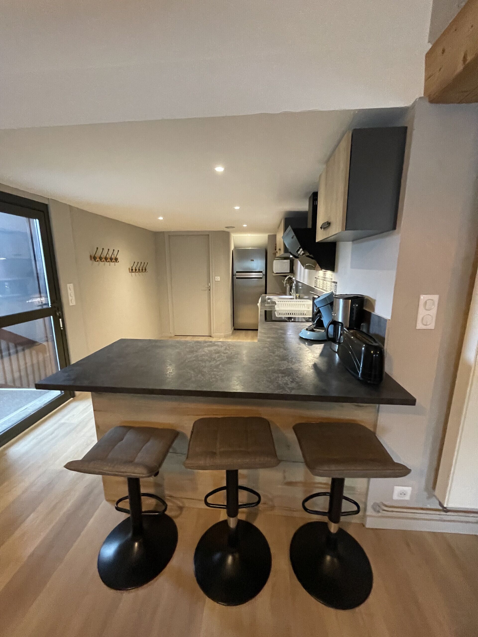 Réfrigérateur, micro-ondes, four, lave-vaisselle