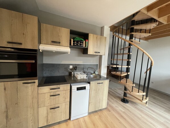 Fridge, microwave, oven, dishwasher