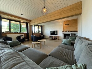 Living area - Gîte le Plomb du Cantal (Albepierre-Bredons)