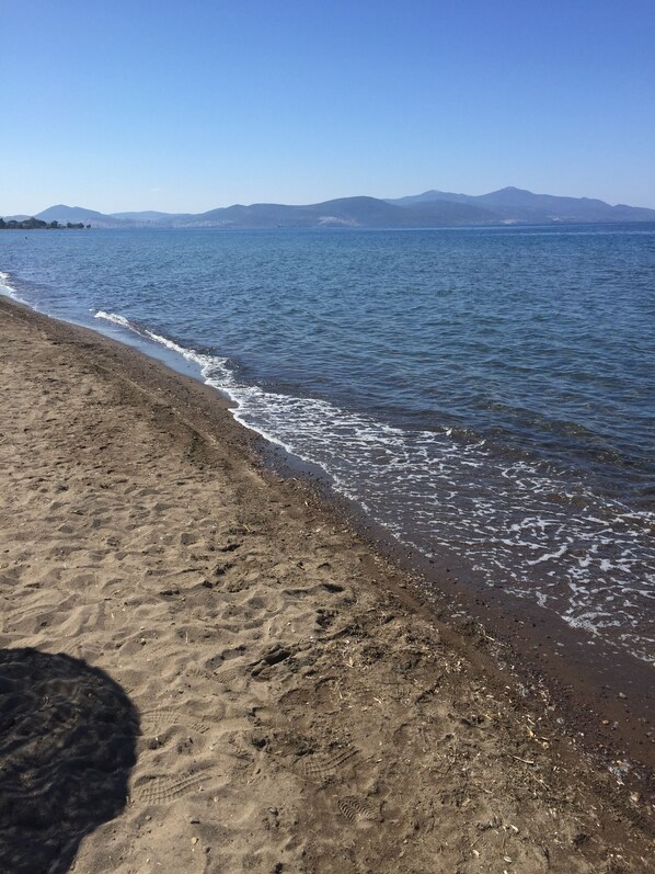 サンラウンジャー、ビーチタオル