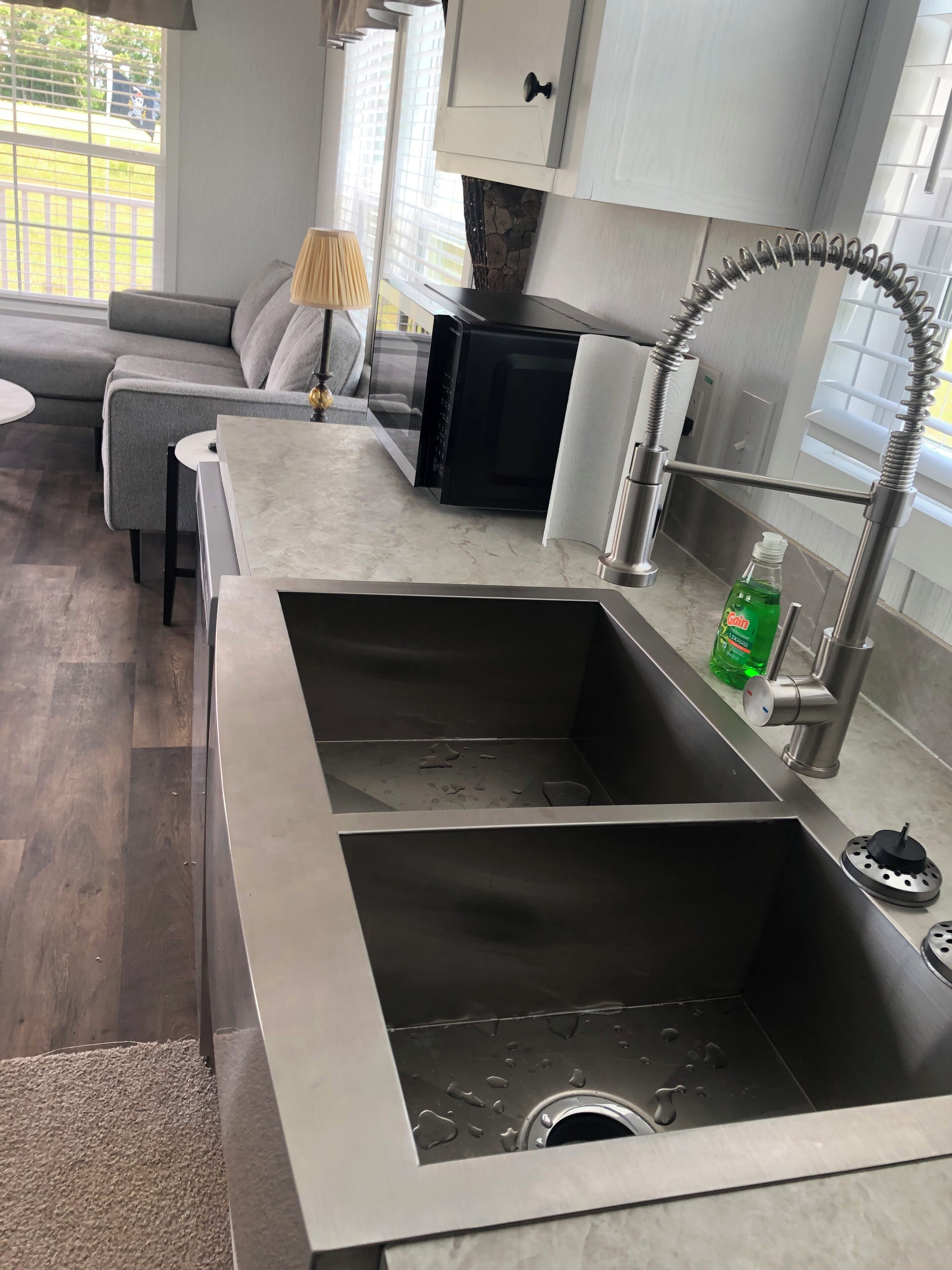 Micro-ondes, four, plaque de cuisson, lave-vaisselle