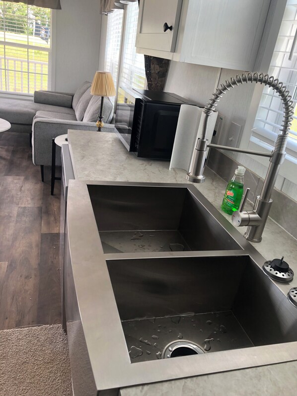 Mikrobølgeovn, ovn, kogeplade, opvaskemaskine