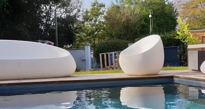 Villa à Biarritz Avec Piscine et Jacuzzi au Calme