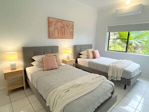 3 bedrooms, iron/ironing board, WiFi, bed sheets