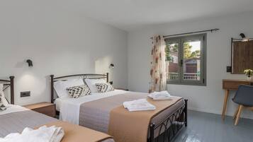 Cottage | 2 bedrooms, free WiFi, bed sheets