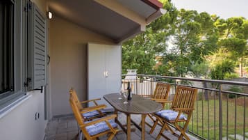 Cottage | Property grounds