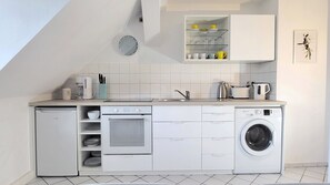 Microwave, oven, stovetop - Wunderschöne Wohnung Hell Ruhig Zentrumsnah (Leipzig)