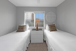 Apartamento, varias camas (Southbay by the Gulf 119) | 3 dormitorios, tabla de planchar con plancha, wifi gratis
