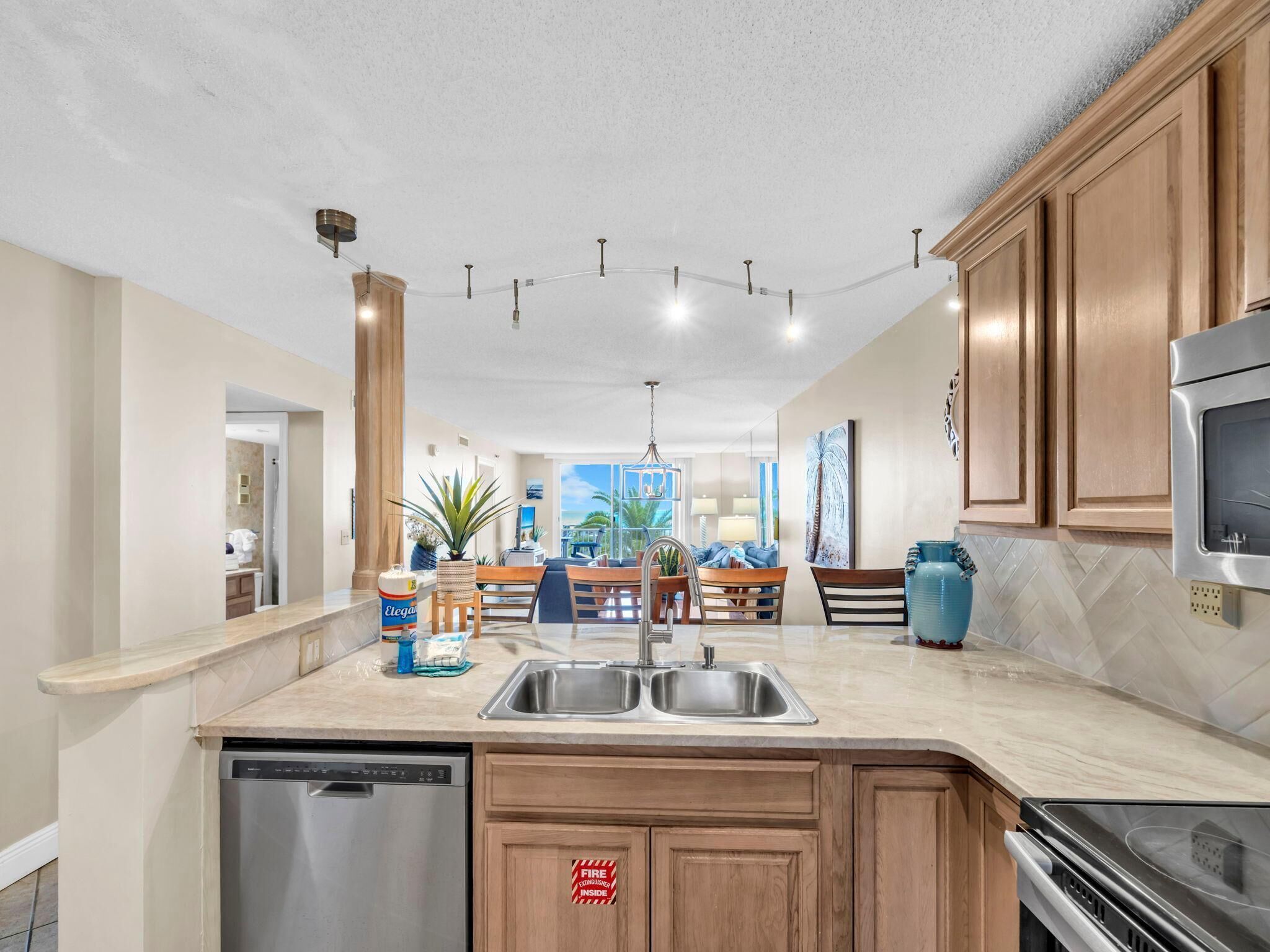Condo, Multiple Beds, Ocean View (Destin on the Gulf 205) | Private kitchen | Oven, toaster