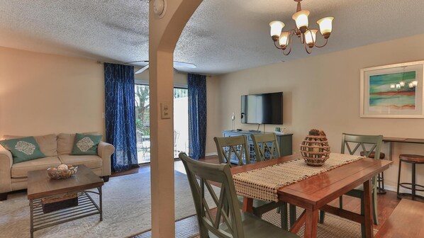 Leilighet, flere senger (Southbay by the Gulf 15) | Oppholdsområde