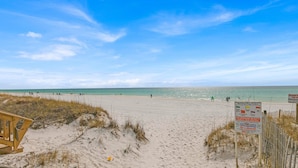 Appart'hôtel, plusieurs lits (Southbay by the Gulf 72) | Plage | Plage privée, sable blanc