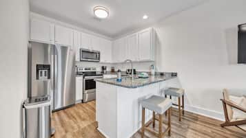 Condo, 1 Queen Bed, Beach View (Hidden Lake Condos 113) | Private kitchen | Oven, toaster