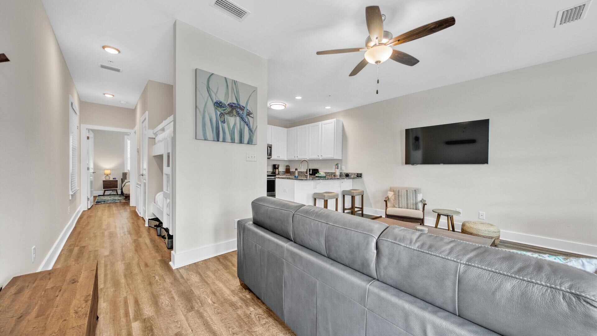 콘도, 퀸사이즈침대 1개, 해변 전망 (Hidden Lake Condos 113) | 거실 공간
