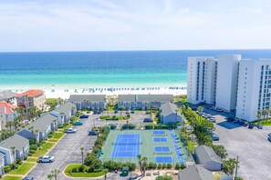 A beachfront hotel with a tennis court, parking, and ocean views. - Southbay by the Gulf 99 (Destin)