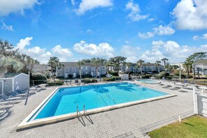 Leilighet, flere senger (Southbay by the Gulf 99) | Basseng | 2 utendørsbassenger og solsenger