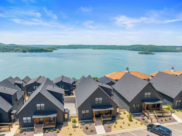 Exterior - ForestTheme Lake View Sauna FamilyFun Pools HotTub (Hollister)