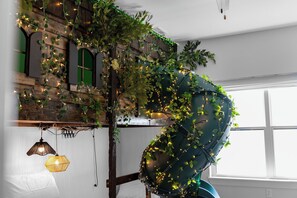 Interior - ForestTheme Lake View Sauna FamilyFun Pools HotTub (Hollister)