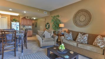 Condo, 1 cama King e sofá-cama (Beach Resort 507) | Área de estar