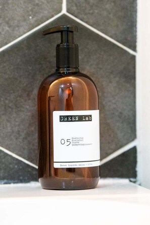 Shower, hair dryer, towels - Central Part-Dieu - Apartment 2 - A/C available (Lyon)