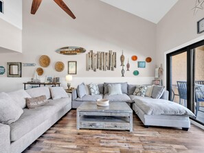 Living area - Crystal Villas 12B (Destin)