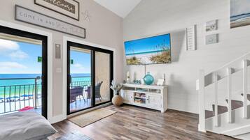 Condo, várias camas (Crystal Villas 12B) | Área de estar