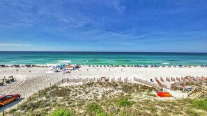 Condo, várias camas (Crystal Villas 12B) | Praia | Na praia 