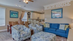 Living area - Shangri-la (Destin)