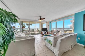 Living area - Hidden Dunes Gulfside 206 (Miramar Beach)