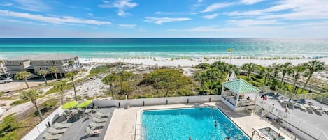 Condo, varias camas, vista a la playa (Hidden Dunes Gulfside 502) | Alberca | Alberca al aire libre