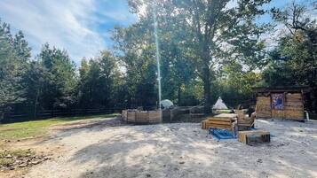 Enceinte de lâhĂ©bergement