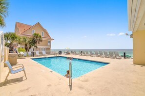 Apartment, Mehrere Betten, Meerblick (Leeward Key 1103) | Pool | Außenpool