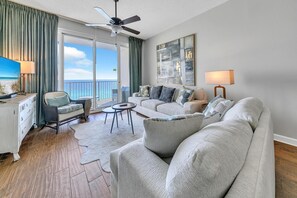 Condo, Multiple Beds, Ocean View (Leeward Key 1103) | Living area