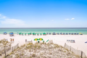 Condo, várias camas, vista para o oceano (Leeward Key 1103) | Praia | Praia particular, areia branca 