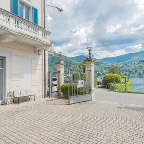 Room - Piccola Como Lotus With 1 Bathrooms (Carate Urio)