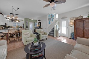 House, Multiple Beds (Aventon) | Living area - Aventon (Miramar Beach)