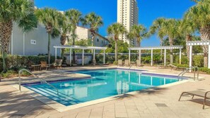 Hus - flera sÀngar (Aventon) | Pool | Utomhuspool