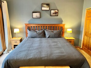 3 室のベッドルーム、デスク、アイロン / アイロン台、WiFi (無料)