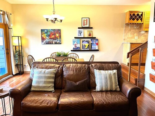 3 Bedroom Townhome 1 Block from Main St Frisco